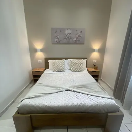 Laura ラ・スペツィア