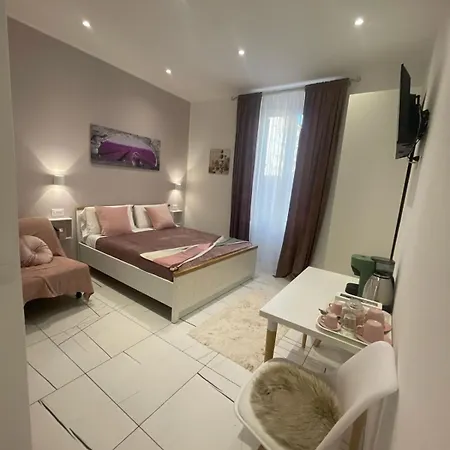 Laura ゲストハウス ラ・スペツィア