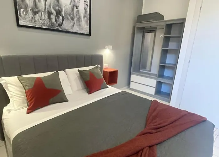 Laura 3* لا سبيتسْيا