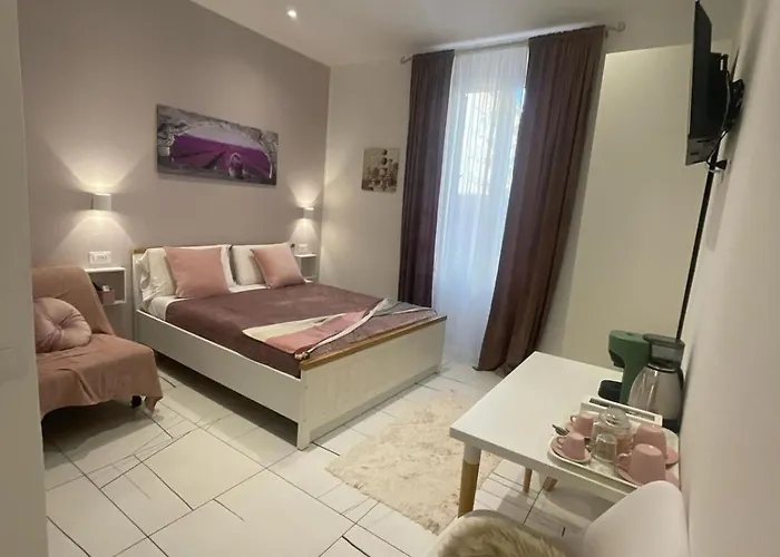 Laura Pensionat La Spezia